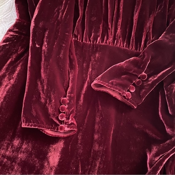 Reformation Dress Evora Velvet Long-Sleeve Keyhole Buttoned Mini Chianti 12 NWT - Picture 3 of 9